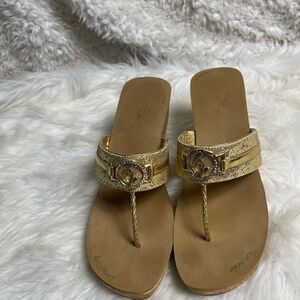 Babyphat synthetic gold glitter wedge thong sandals front logo accent SZ10